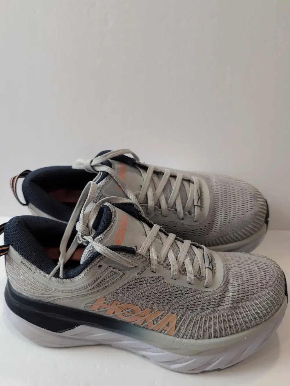 Hoka One One Bondi 7 Women's Size 8.5D Running Shoes Lunar Rock Iris Comfort